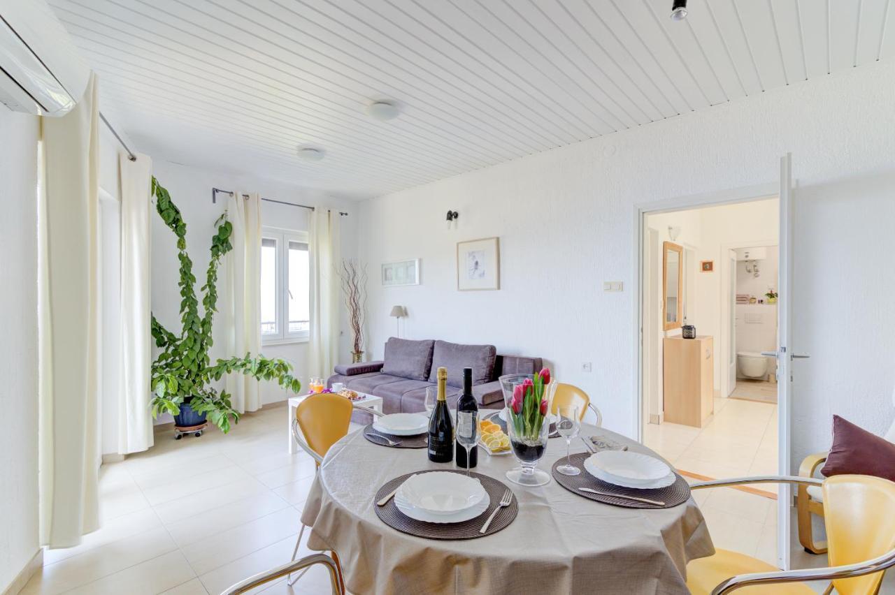Miro Appartement Senj  Buitenkant foto