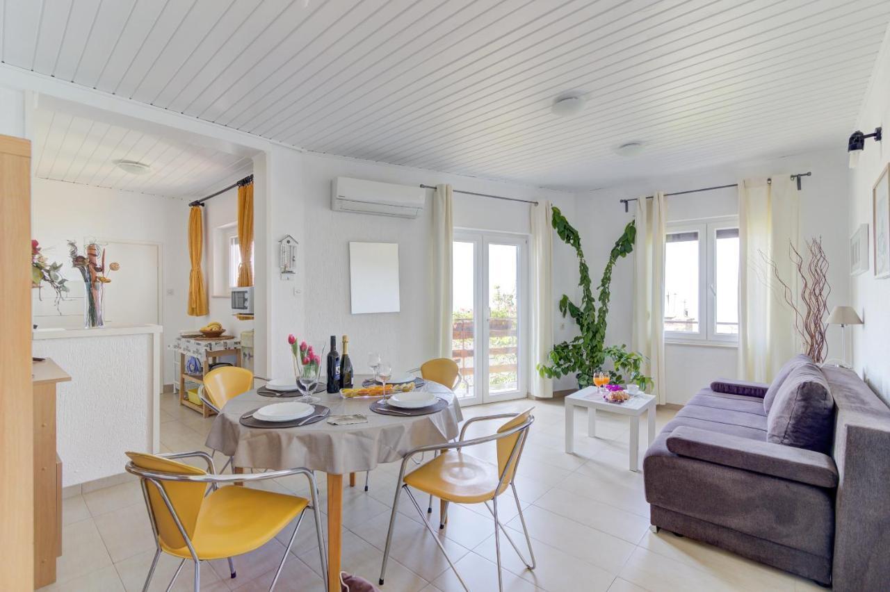 Miro Appartement Senj  Buitenkant foto